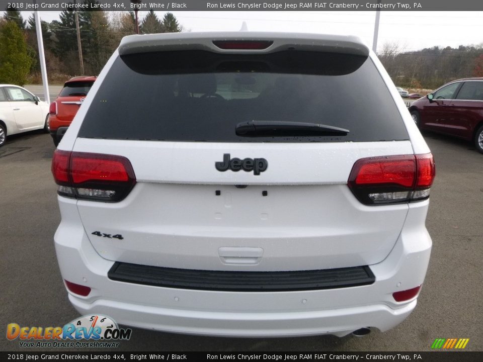 2018 Jeep Grand Cherokee Laredo 4x4 Bright White / Black Photo #4