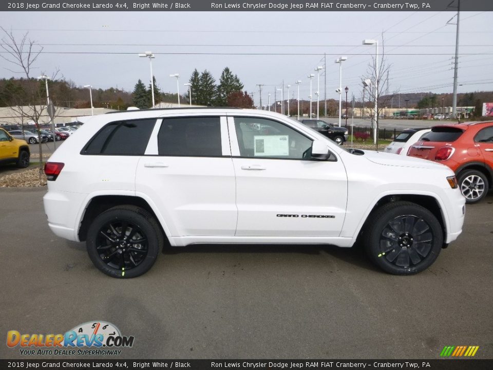 2018 Jeep Grand Cherokee Laredo 4x4 Bright White / Black Photo #6