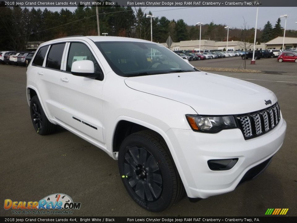 2018 Jeep Grand Cherokee Laredo 4x4 Bright White / Black Photo #7
