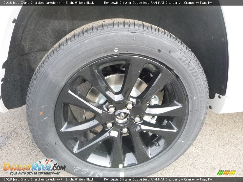 2018 Jeep Grand Cherokee Laredo 4x4 Bright White / Black Photo #9