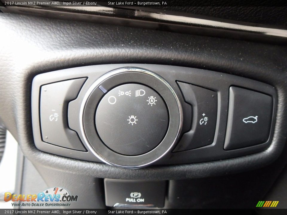 Controls of 2017 Lincoln MKZ Premier AWD Photo #19