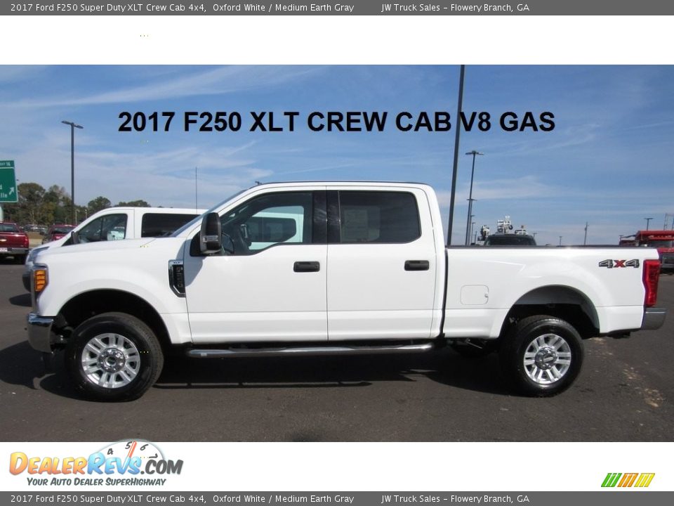 2017 Ford F250 Super Duty XLT Crew Cab 4x4 Oxford White / Medium Earth Gray Photo #2