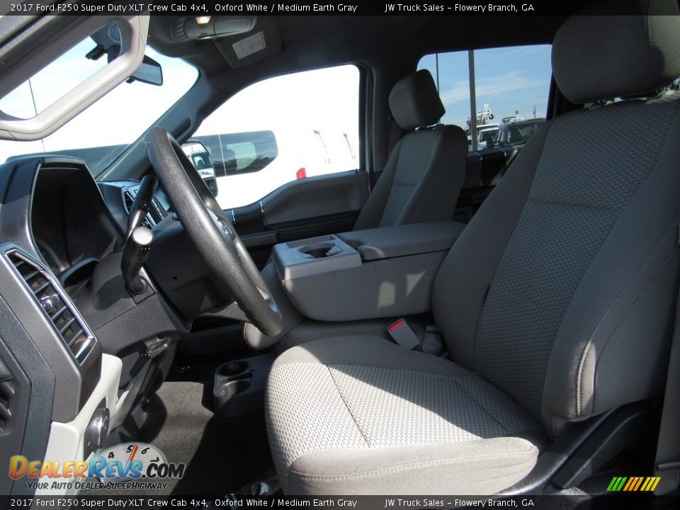2017 Ford F250 Super Duty XLT Crew Cab 4x4 Oxford White / Medium Earth Gray Photo #14