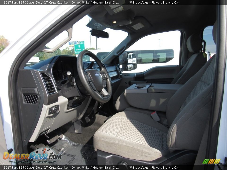 2017 Ford F250 Super Duty XLT Crew Cab 4x4 Oxford White / Medium Earth Gray Photo #15