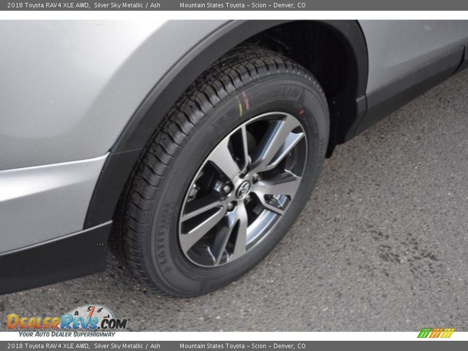 2018 Toyota RAV4 XLE AWD Silver Sky Metallic / Ash Photo #9