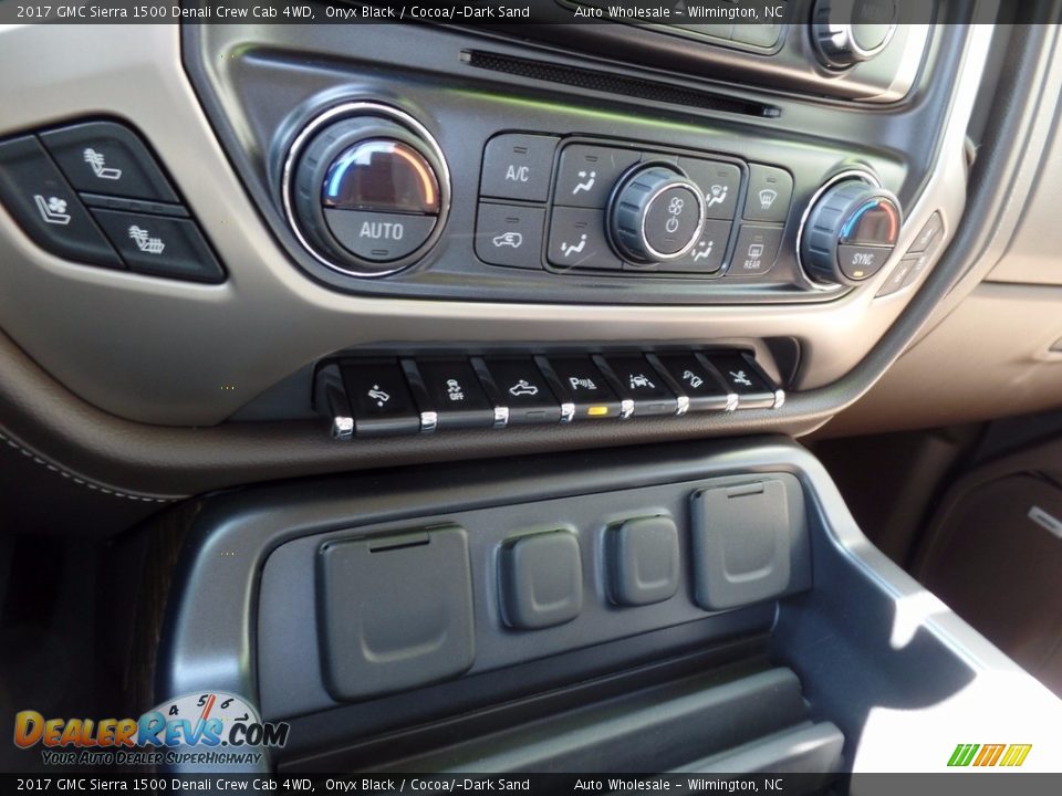 2017 GMC Sierra 1500 Denali Crew Cab 4WD Onyx Black / Cocoa/­Dark Sand Photo #19