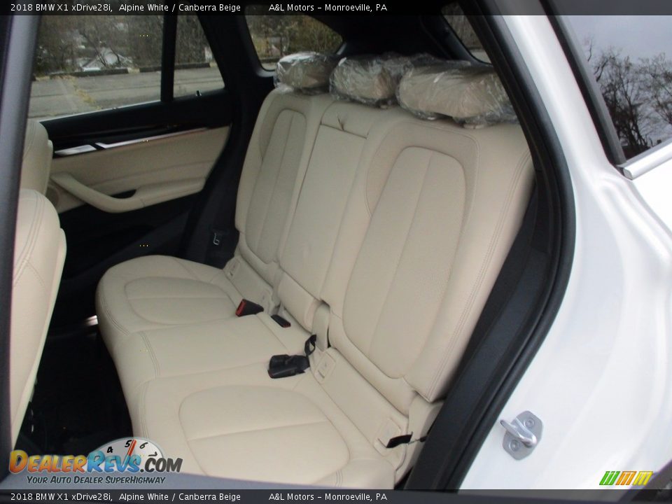 2018 BMW X1 xDrive28i Alpine White / Canberra Beige Photo #12
