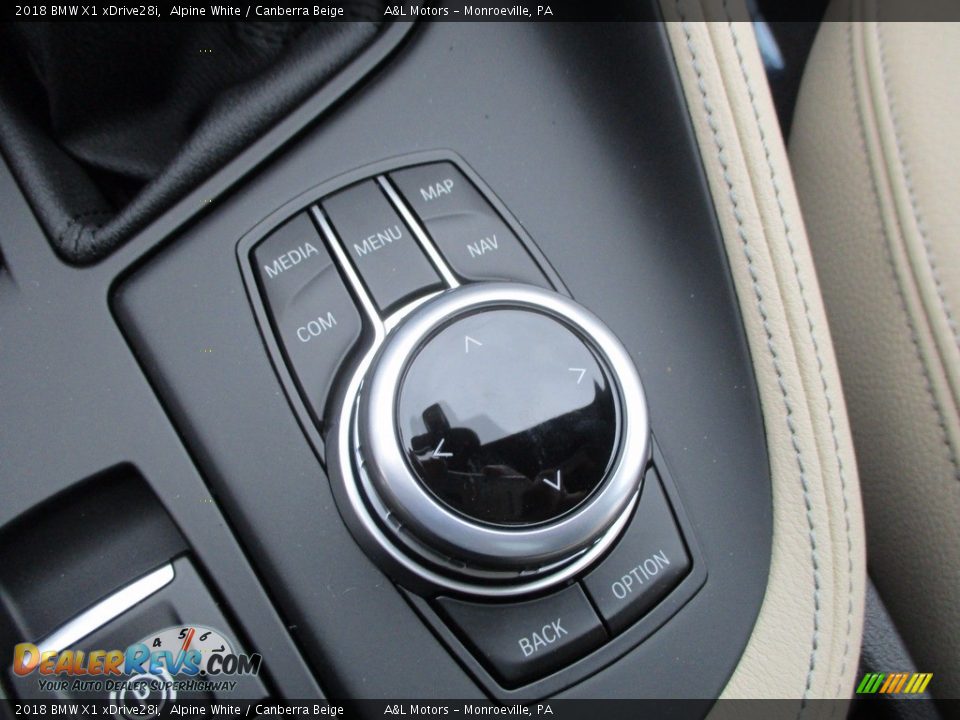 2018 BMW X1 xDrive28i Alpine White / Canberra Beige Photo #17