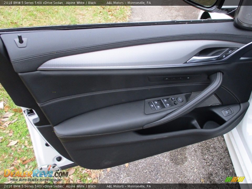 2018 BMW 5 Series 540i xDrive Sedan Alpine White / Black Photo #9