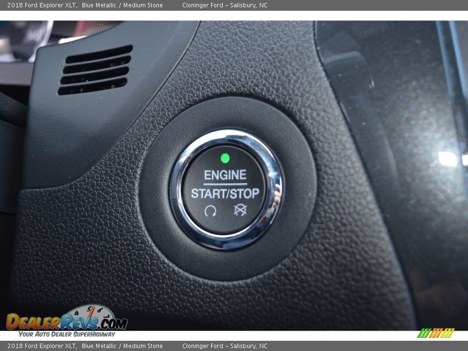 Controls of 2018 Ford Explorer XLT Photo #22