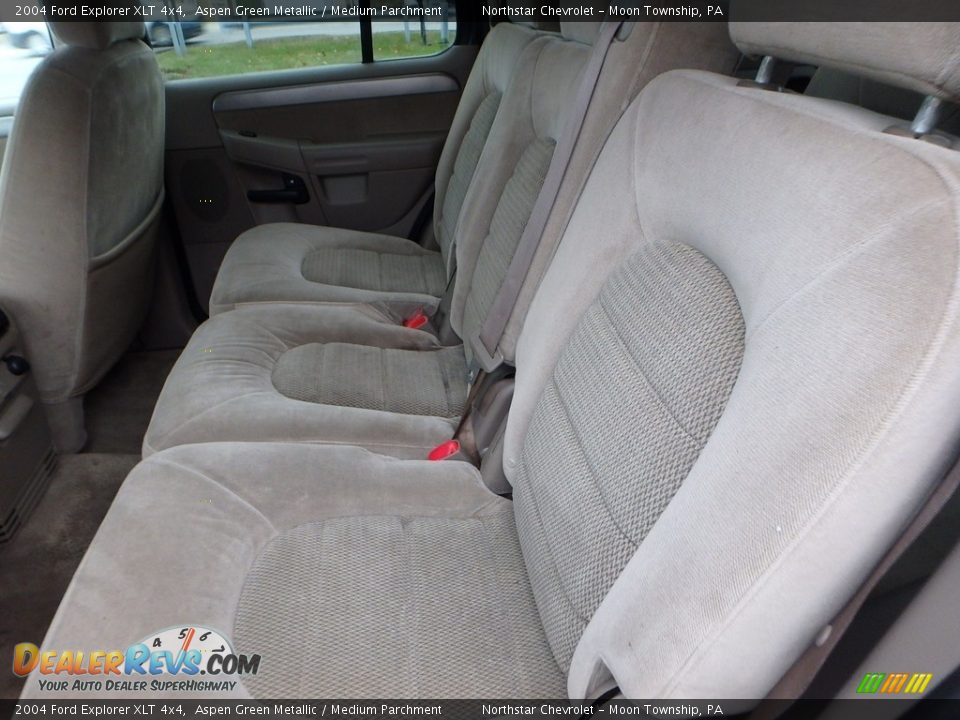 2004 Ford Explorer XLT 4x4 Aspen Green Metallic / Medium Parchment Photo #9