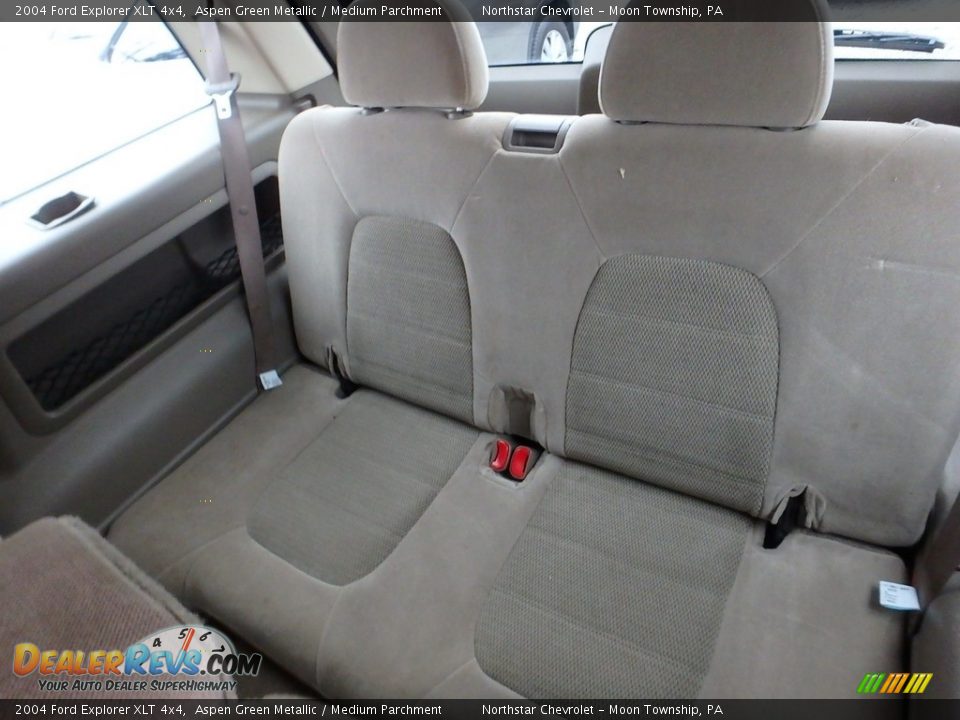 2004 Ford Explorer XLT 4x4 Aspen Green Metallic / Medium Parchment Photo #10