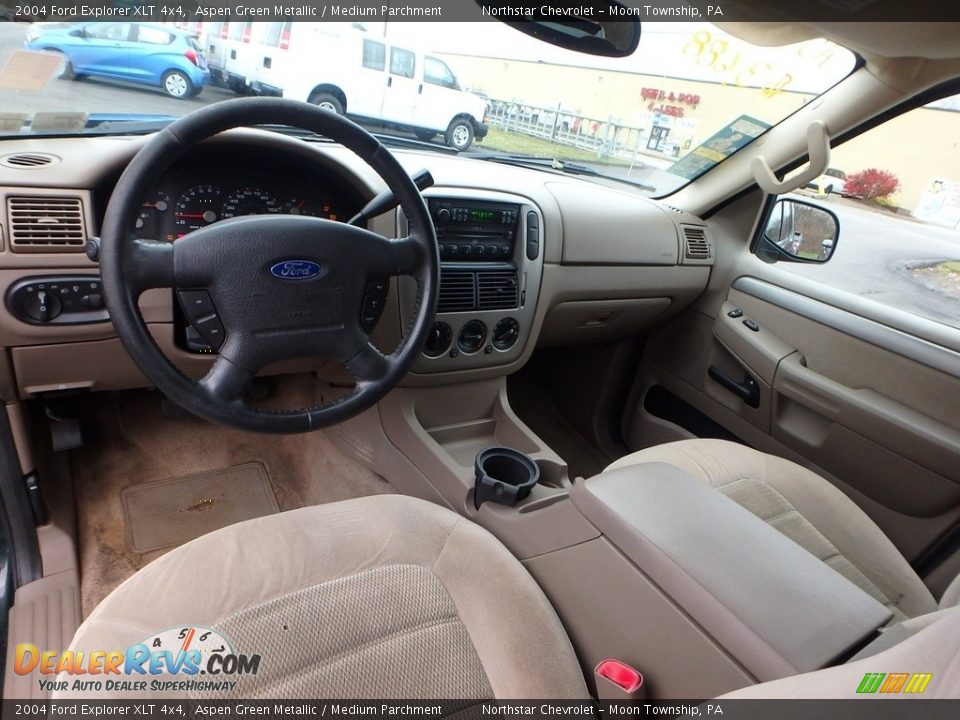 2004 Ford Explorer XLT 4x4 Aspen Green Metallic / Medium Parchment Photo #11