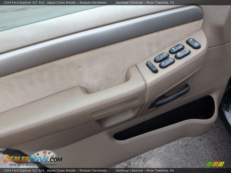 2004 Ford Explorer XLT 4x4 Aspen Green Metallic / Medium Parchment Photo #12