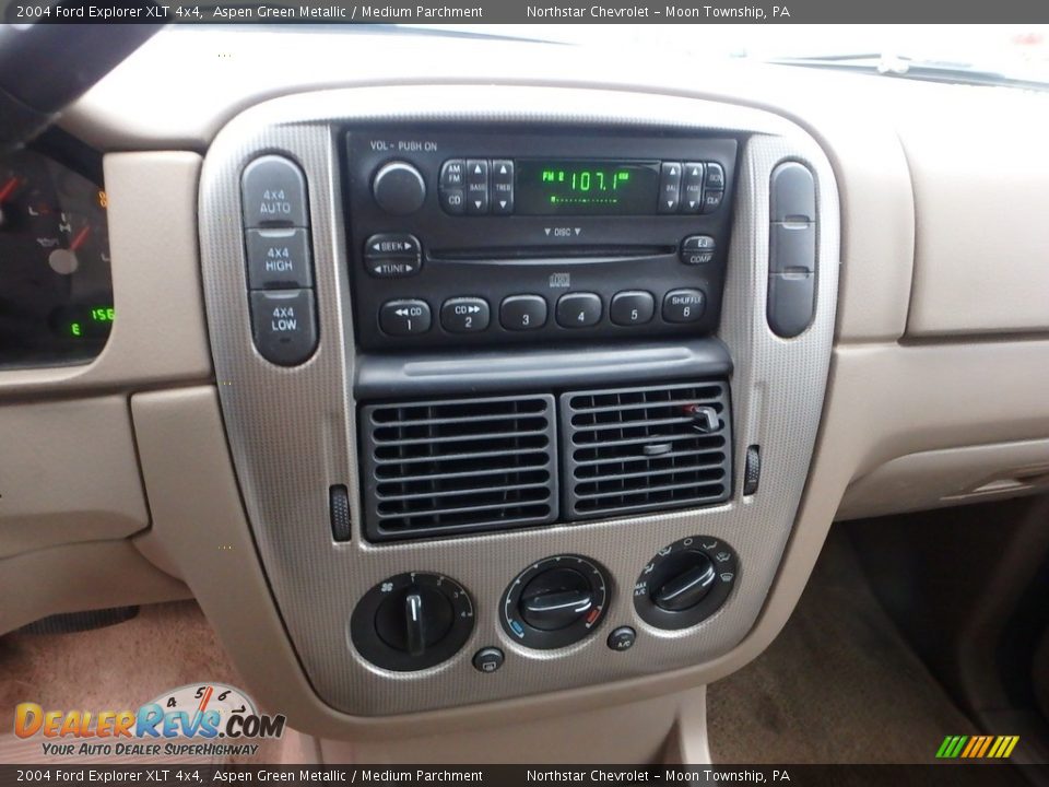 2004 Ford Explorer XLT 4x4 Aspen Green Metallic / Medium Parchment Photo #13