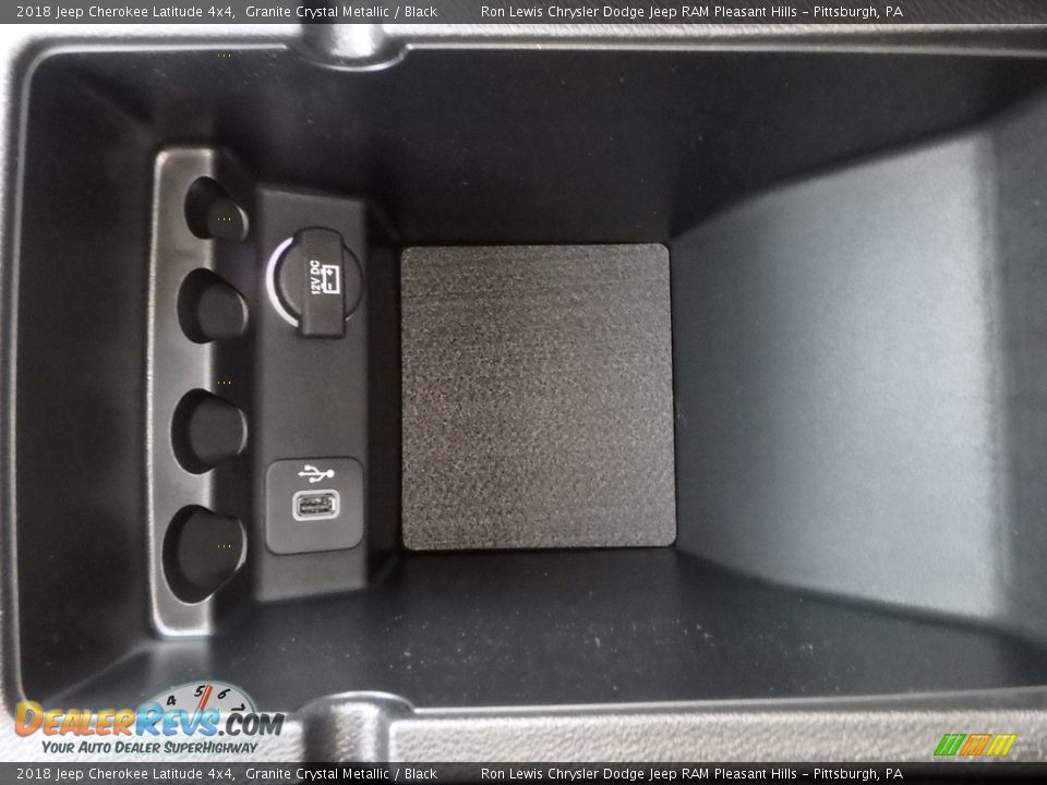 2018 Jeep Cherokee Latitude 4x4 Granite Crystal Metallic / Black Photo #18