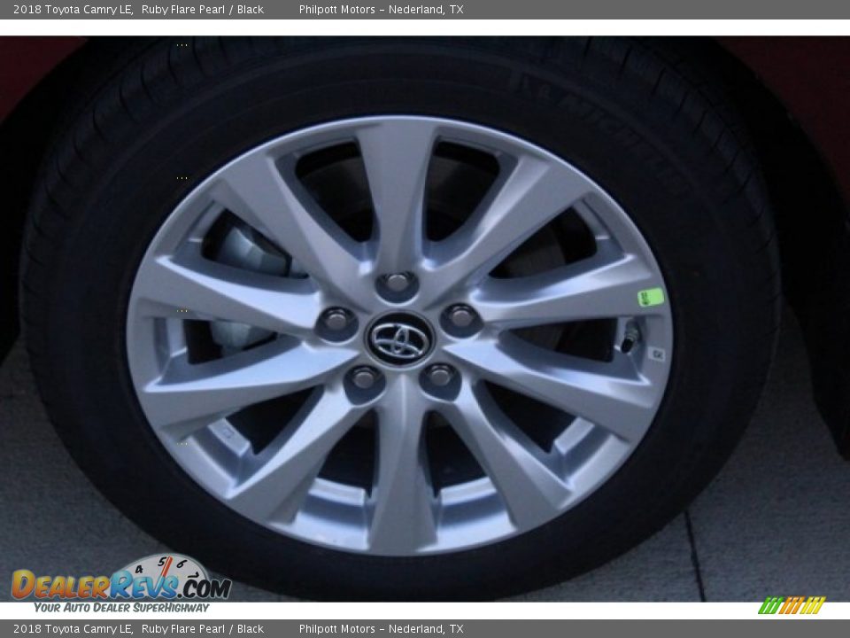 2018 Toyota Camry LE Ruby Flare Pearl / Black Photo #4