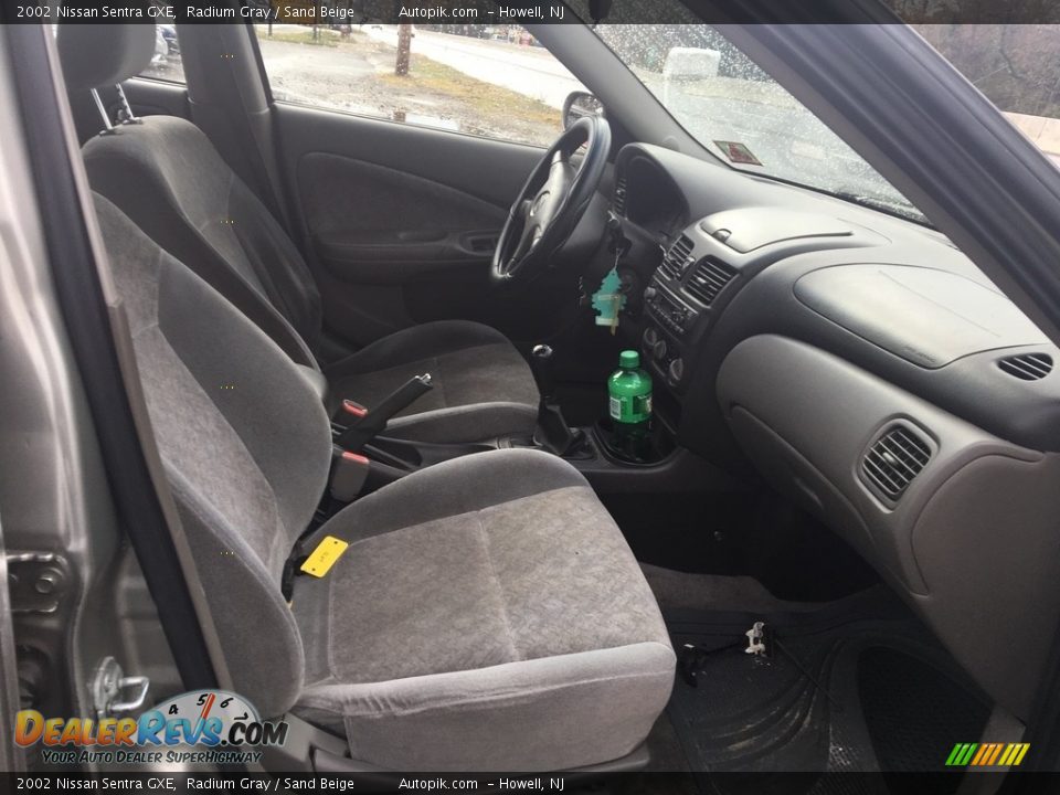 2002 Nissan Sentra GXE Radium Gray / Sand Beige Photo #12