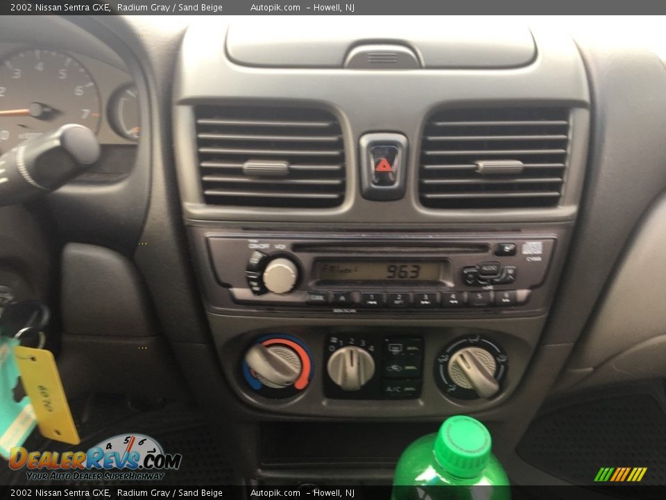 2002 Nissan Sentra GXE Radium Gray / Sand Beige Photo #15