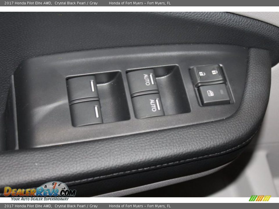 2017 Honda Pilot Elite AWD Crystal Black Pearl / Gray Photo #11