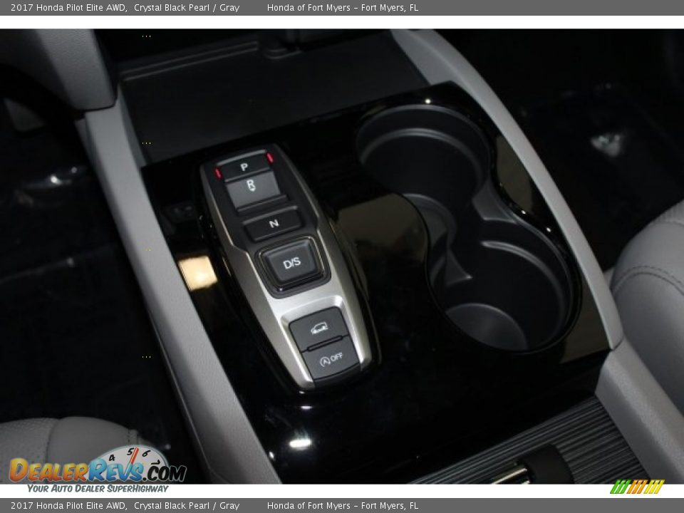 2017 Honda Pilot Elite AWD Crystal Black Pearl / Gray Photo #24
