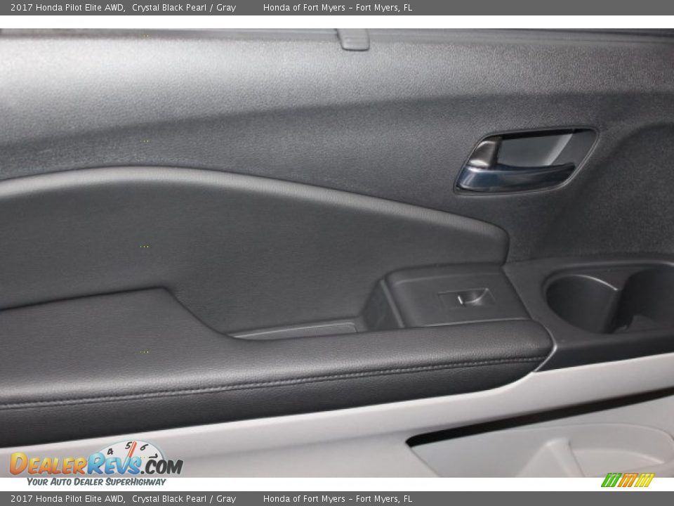 2017 Honda Pilot Elite AWD Crystal Black Pearl / Gray Photo #26