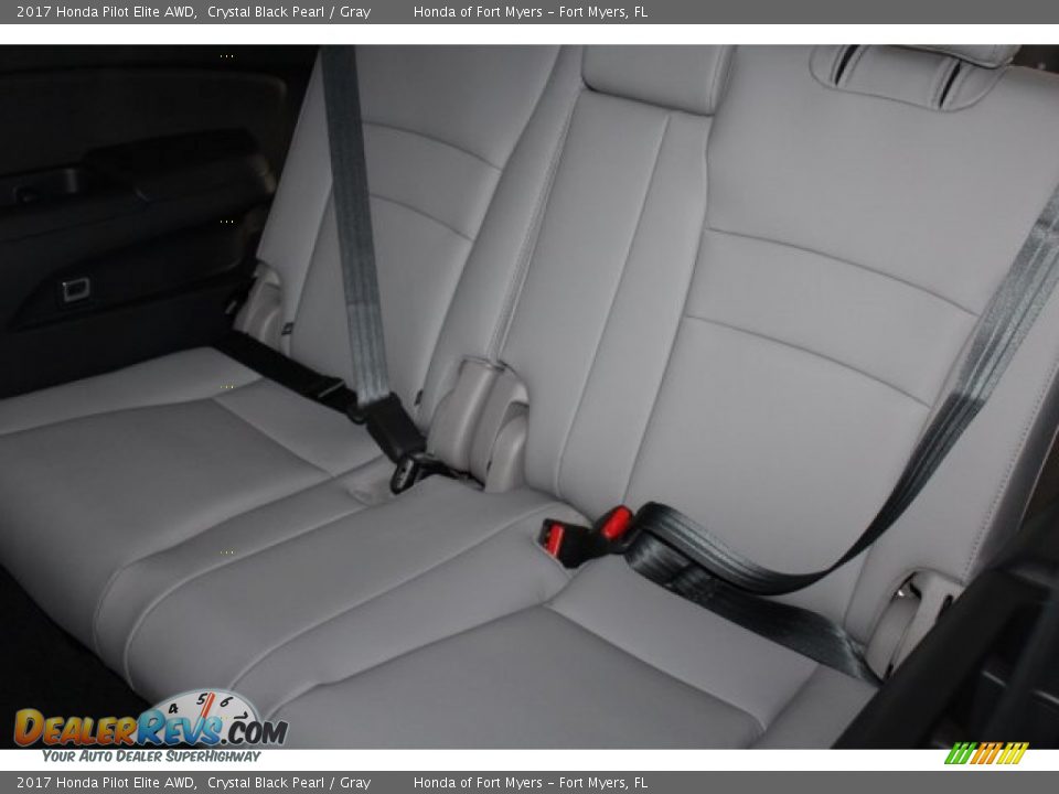 2017 Honda Pilot Elite AWD Crystal Black Pearl / Gray Photo #28