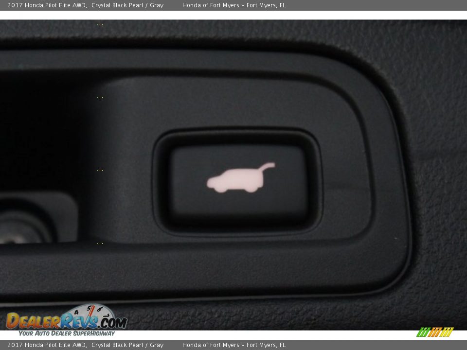 2017 Honda Pilot Elite AWD Crystal Black Pearl / Gray Photo #31