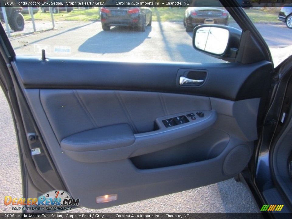 2006 Honda Accord EX-L Sedan Graphite Pearl / Gray Photo #17