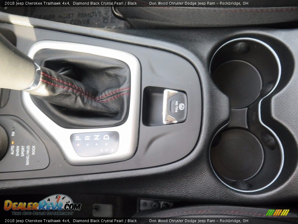 2018 Jeep Cherokee Trailhawk 4x4 Diamond Black Crystal Pearl / Black Photo #14