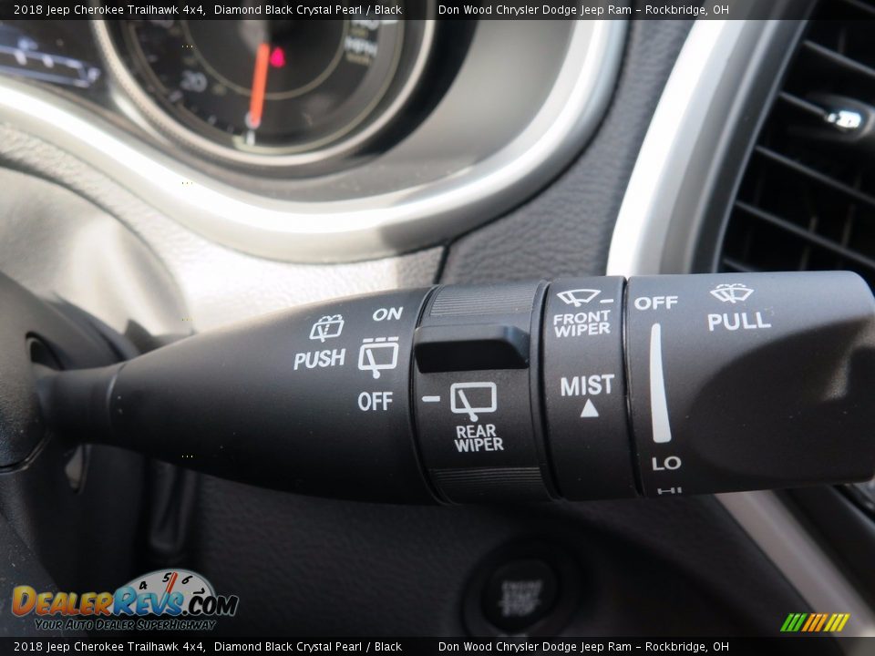 2018 Jeep Cherokee Trailhawk 4x4 Diamond Black Crystal Pearl / Black Photo #25