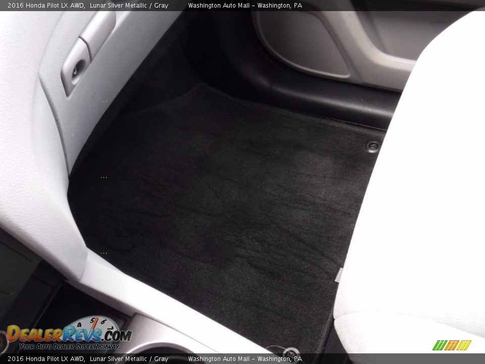 2016 Honda Pilot LX AWD Lunar Silver Metallic / Gray Photo #16