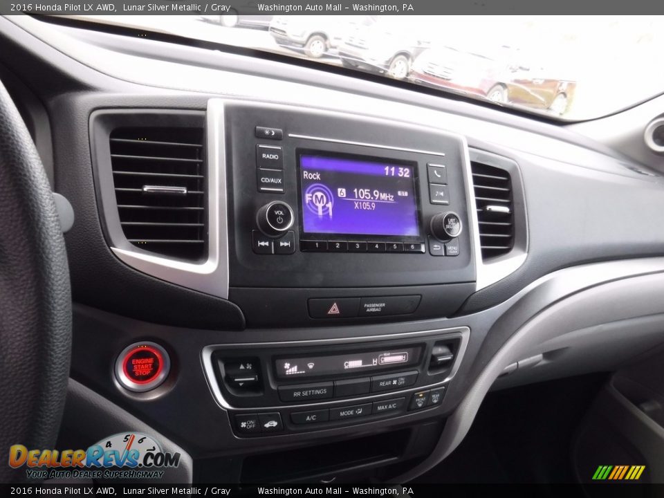 2016 Honda Pilot LX AWD Lunar Silver Metallic / Gray Photo #18