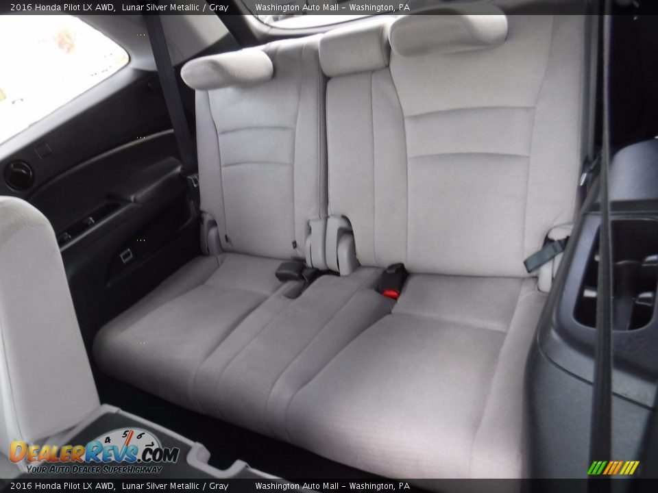 2016 Honda Pilot LX AWD Lunar Silver Metallic / Gray Photo #23
