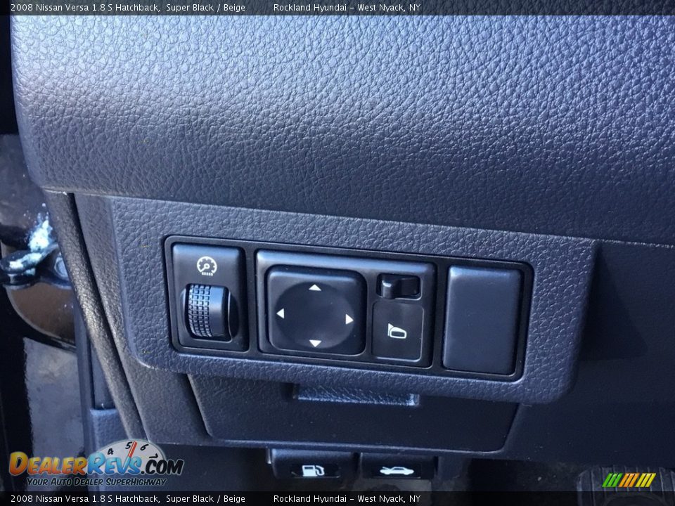 2008 Nissan Versa 1.8 S Hatchback Super Black / Beige Photo #17