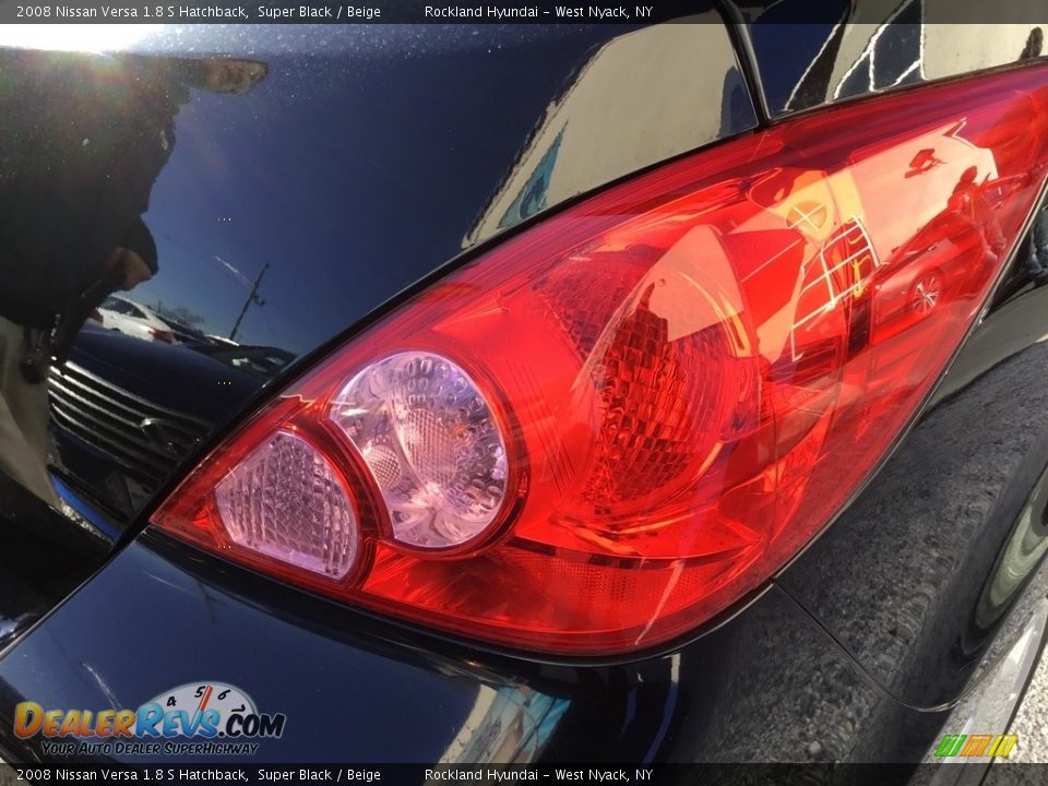2008 Nissan Versa 1.8 S Hatchback Super Black / Beige Photo #20