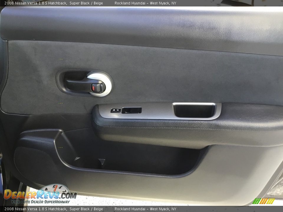 2008 Nissan Versa 1.8 S Hatchback Super Black / Beige Photo #22