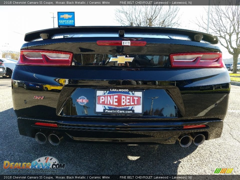 2018 Chevrolet Camaro SS Coupe Mosaic Black Metallic / Ceramic White Photo #5