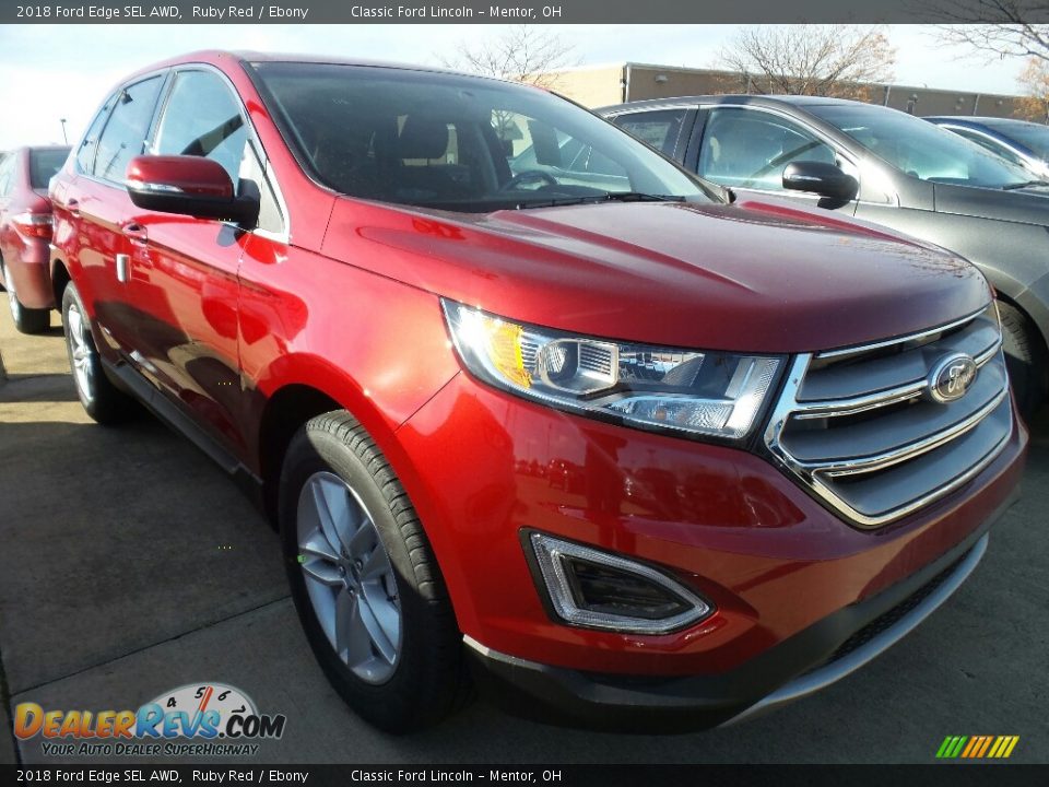 Front 3/4 View of 2018 Ford Edge SEL AWD Photo #1