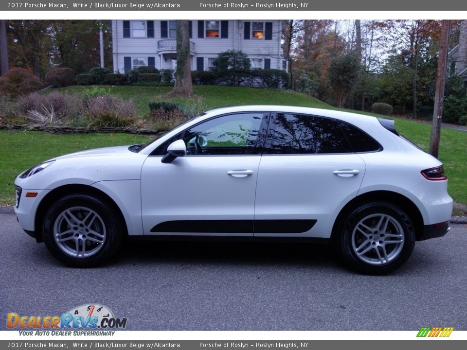 White 2017 Porsche Macan  Photo #3