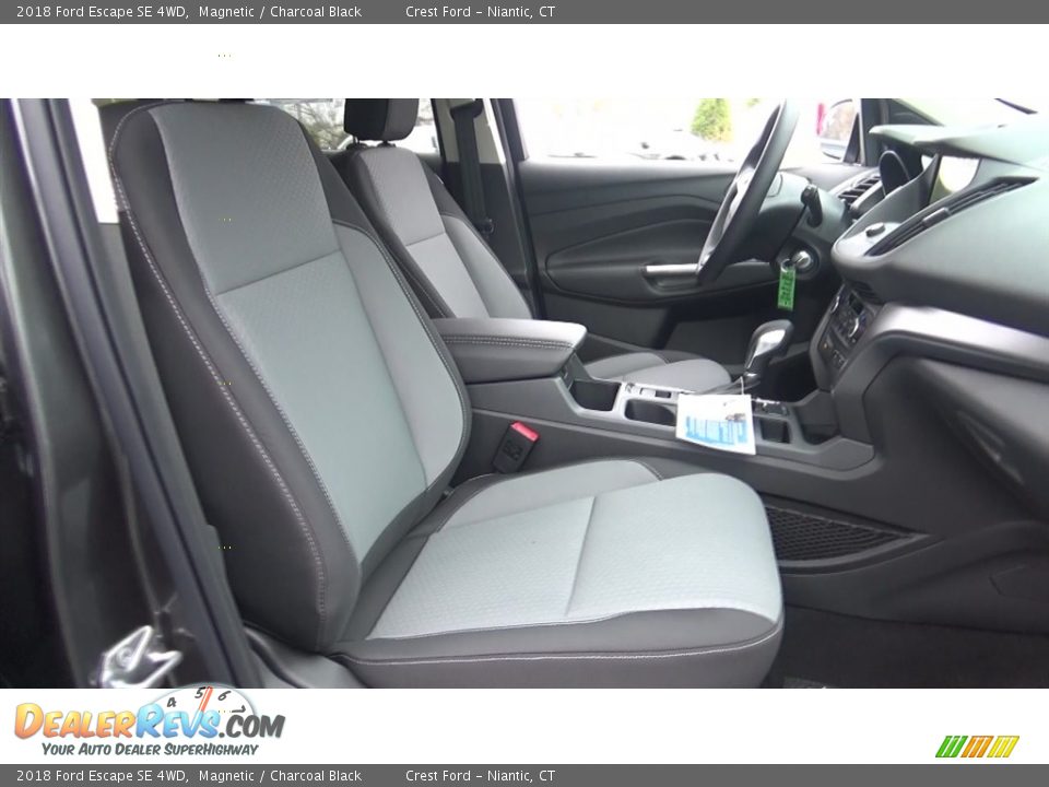 2018 Ford Escape SE 4WD Magnetic / Charcoal Black Photo #24