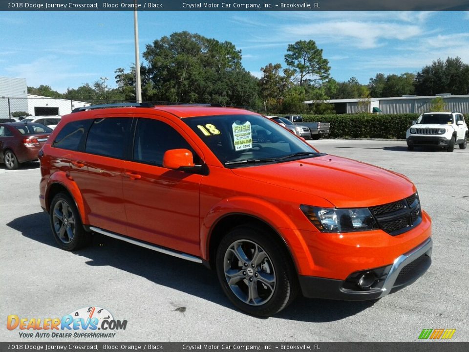 Front 3/4 View of 2018 Dodge Journey Crossroad Photo #7