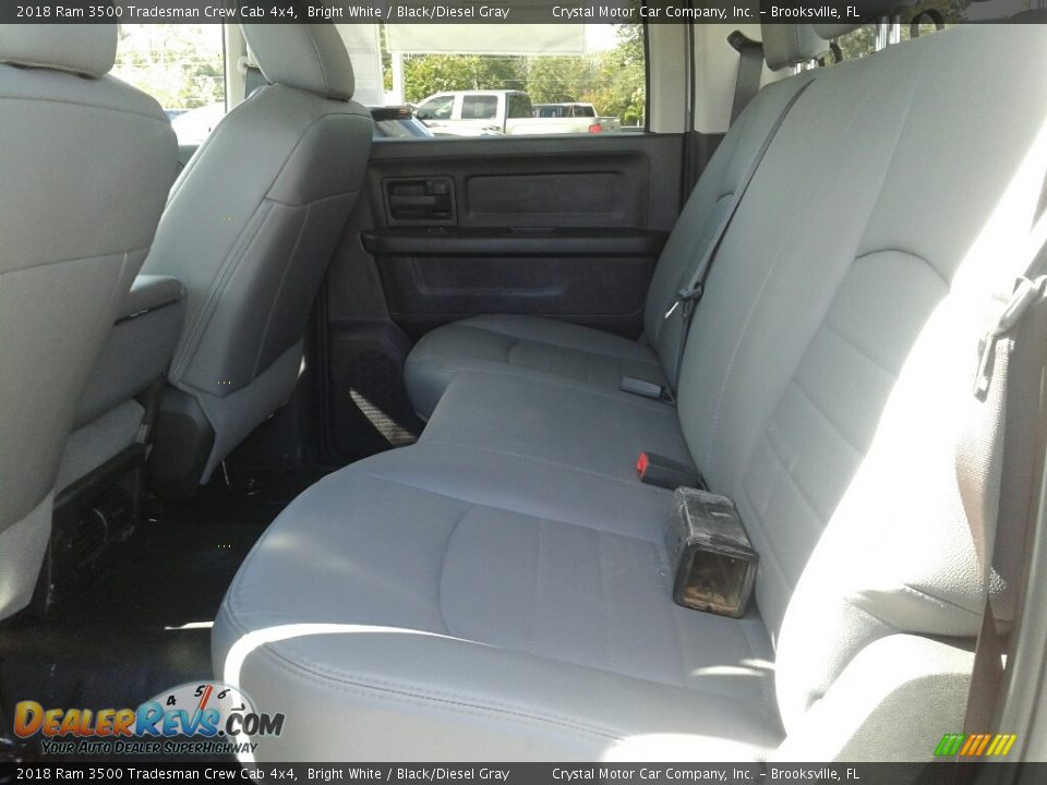 2018 Ram 3500 Tradesman Crew Cab 4x4 Bright White / Black/Diesel Gray Photo #10