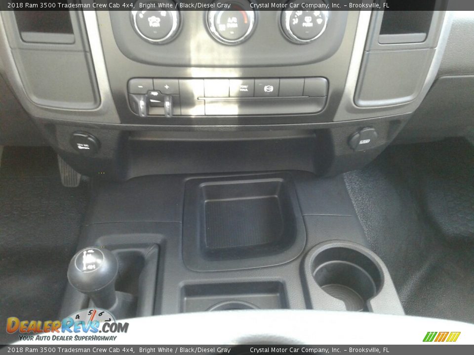 2018 Ram 3500 Tradesman Crew Cab 4x4 Bright White / Black/Diesel Gray Photo #16