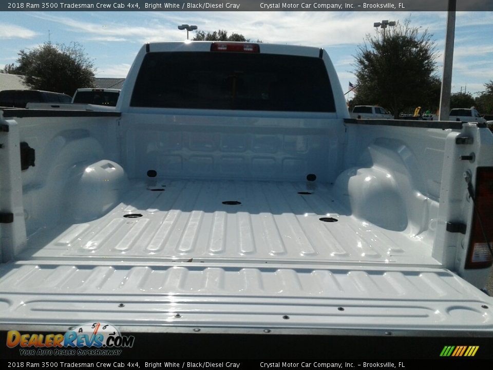 2018 Ram 3500 Tradesman Crew Cab 4x4 Bright White / Black/Diesel Gray Photo #19
