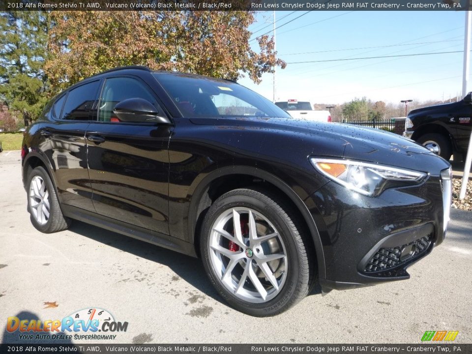 Vulcano (Volcano) Black Metallic 2018 Alfa Romeo Stelvio Ti AWD Photo #11