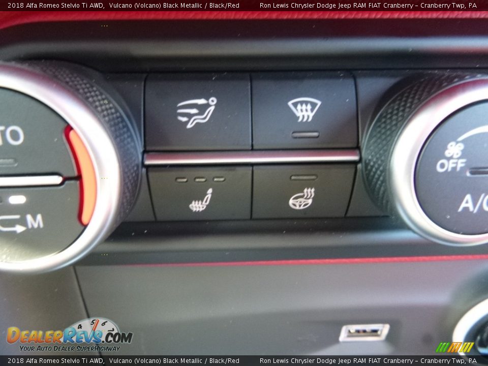 2018 Alfa Romeo Stelvio Ti AWD Vulcano (Volcano) Black Metallic / Black/Red Photo #28