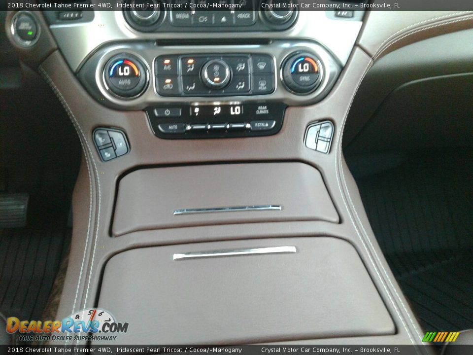 2018 Chevrolet Tahoe Premier 4WD Iridescent Pearl Tricoat / Cocoa/­Mahogany Photo #16
