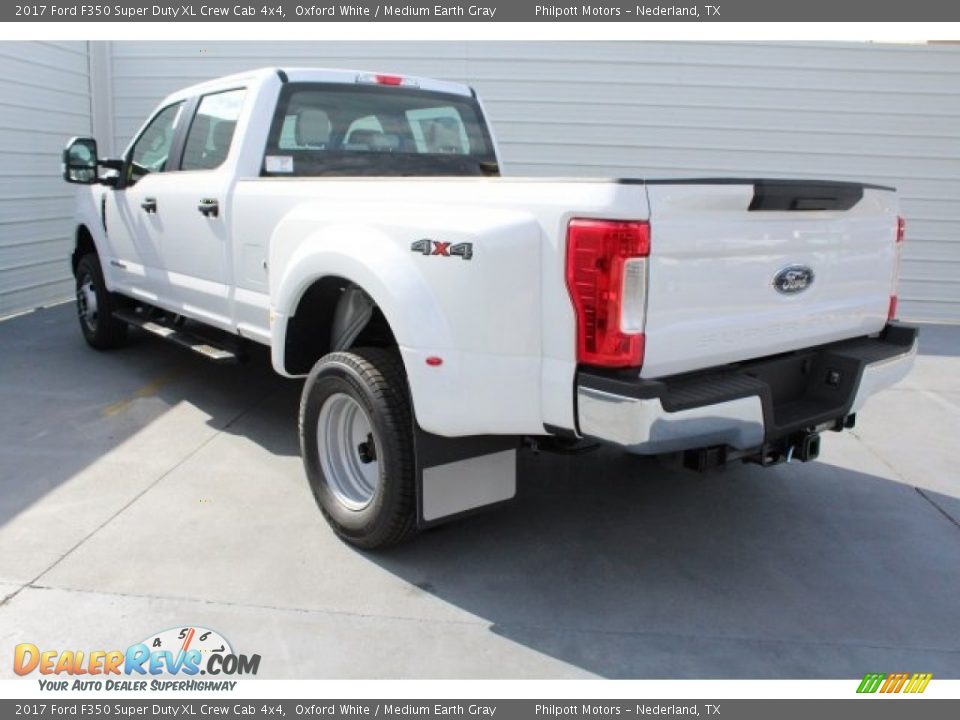 2017 Ford F350 Super Duty XL Crew Cab 4x4 Oxford White / Medium Earth Gray Photo #6