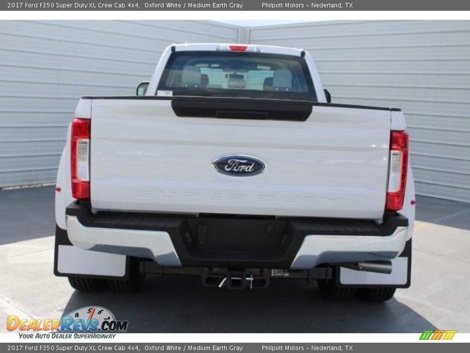 2017 Ford F350 Super Duty XL Crew Cab 4x4 Oxford White / Medium Earth Gray Photo #7